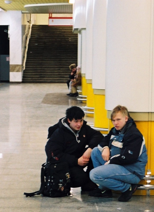 Mutter Anarchy, Papa ein Glas Portwein