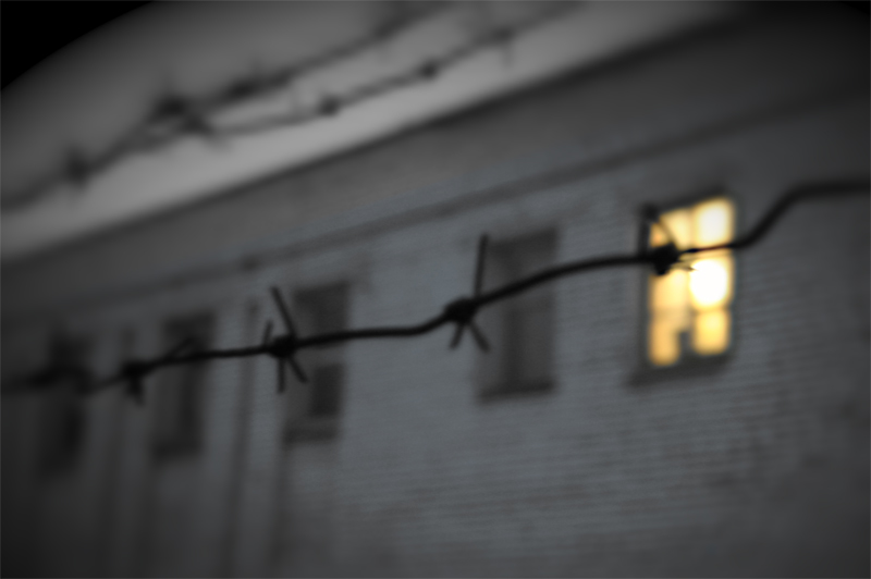 Ich sitze hinter Gittern ...