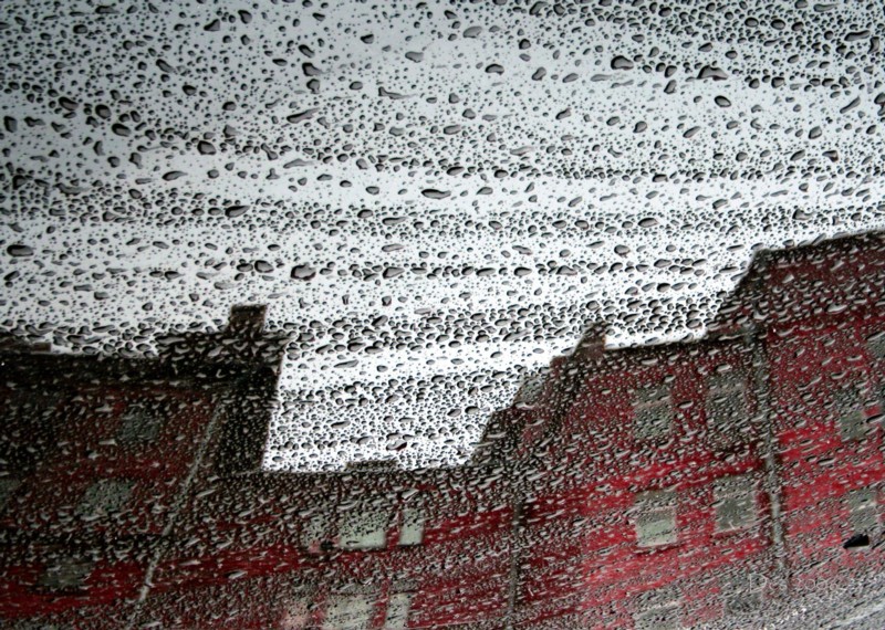 Impuls meiner Stadt zu werden heller durch einen Tropfen regen