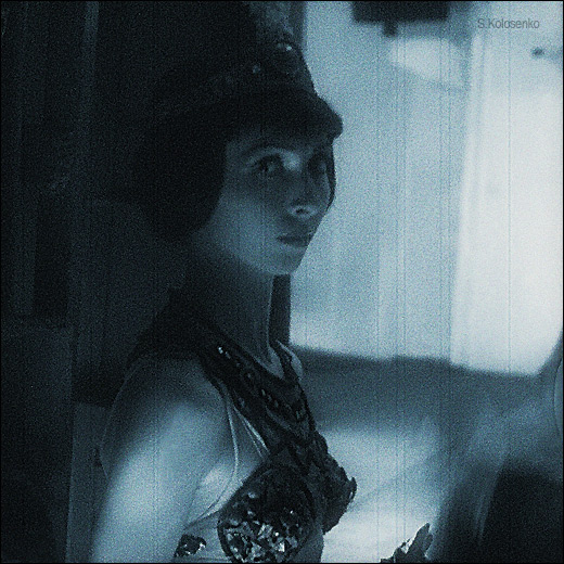 Für einen Moment hielt sie inne ...