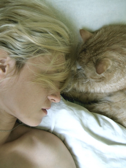 Morgen, eine einzige Frau