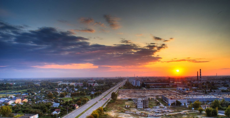 der Stadt kommt der Nebel