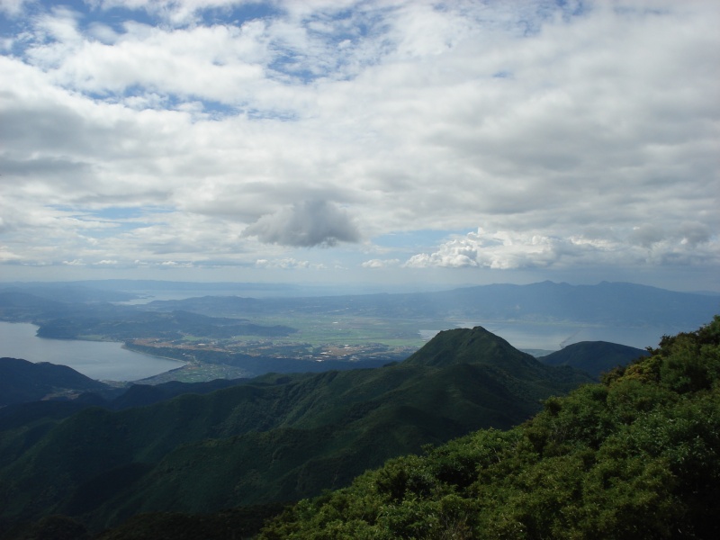 Unter den Wolken ...
