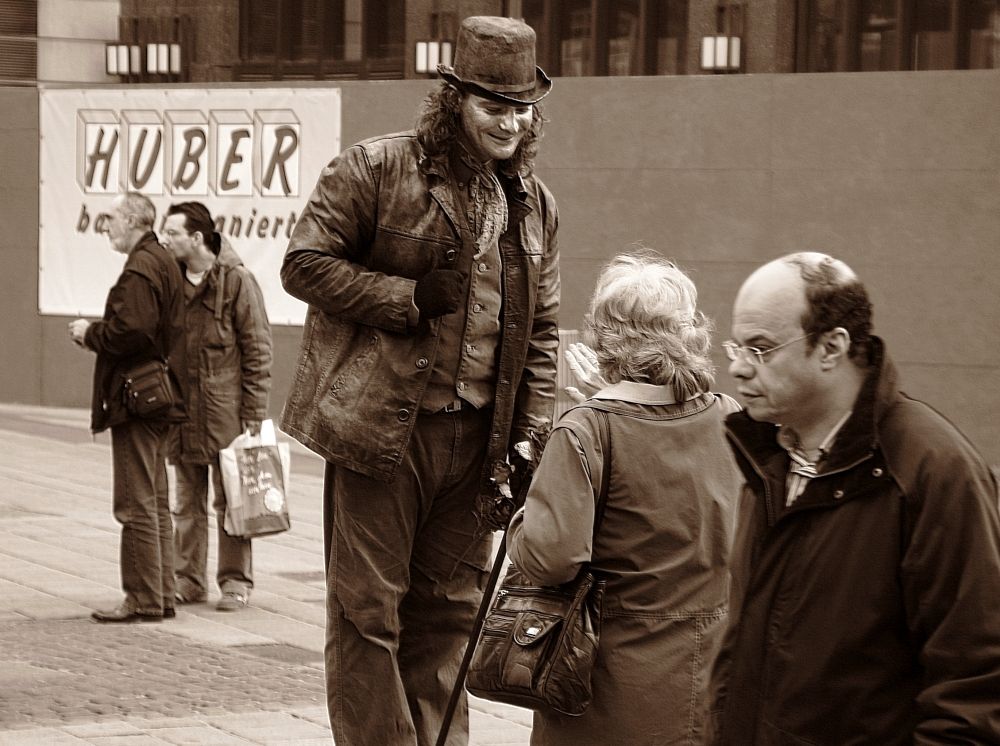 .. Der vierte Tag der neunundachtzigsten Mond Ihrer Majestät wohlhabenden Herrschaft.
