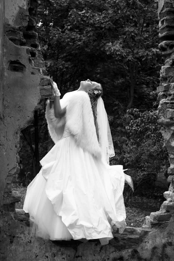 Das Mädchen in den Trümmern