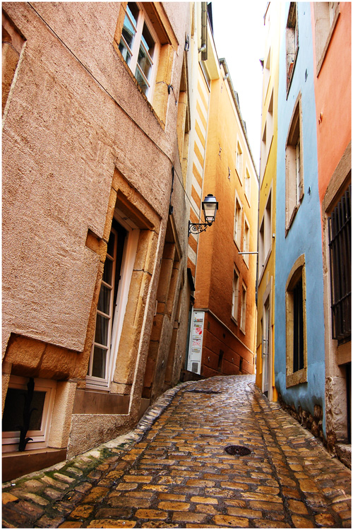 Ein Spaziergang durch die engen Straßen von Luxemburg