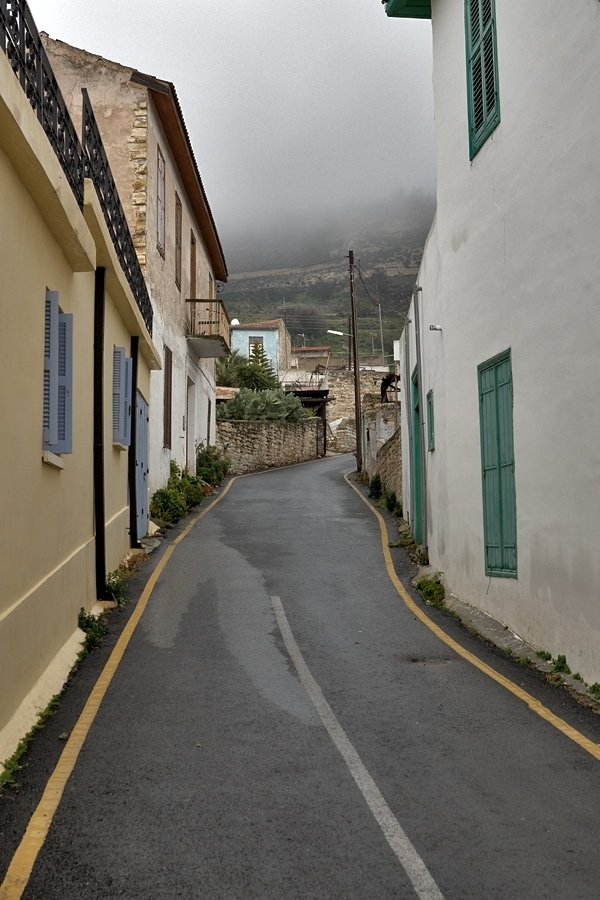 Eine Straße in die Wolken
