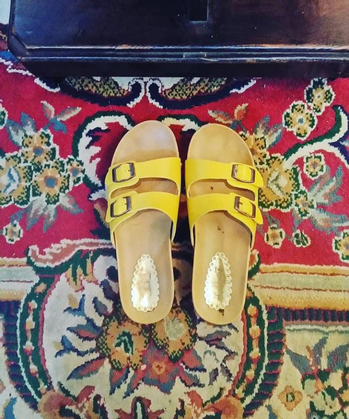 Sandal yellow