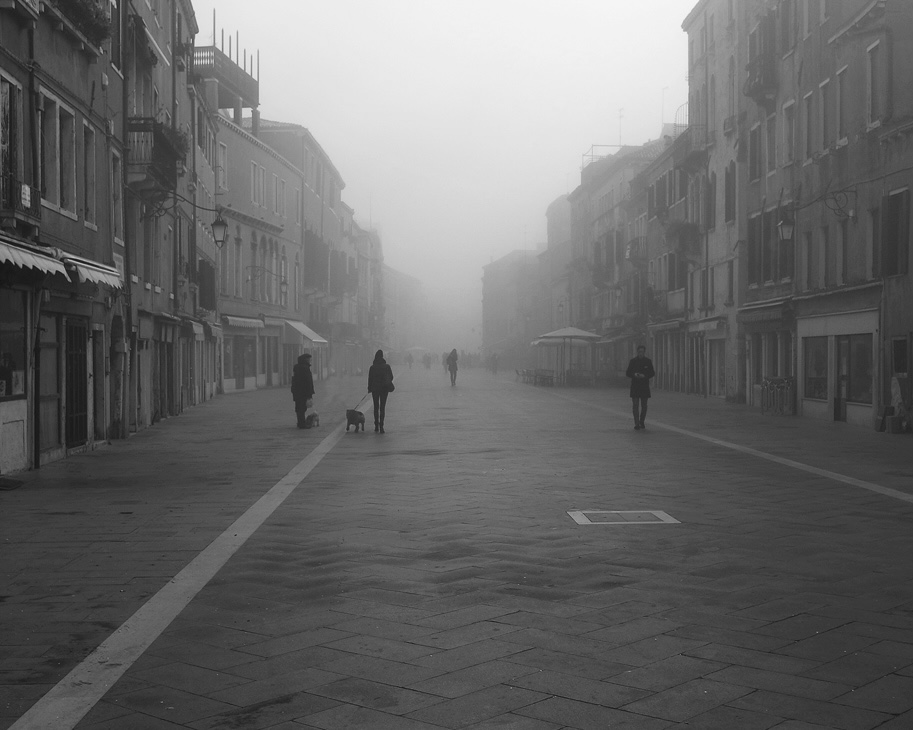 Sonnenaufgang über dem Fluss