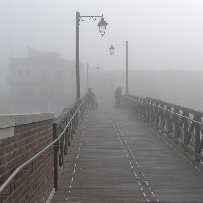 Sonnenaufgang über dem Fluss