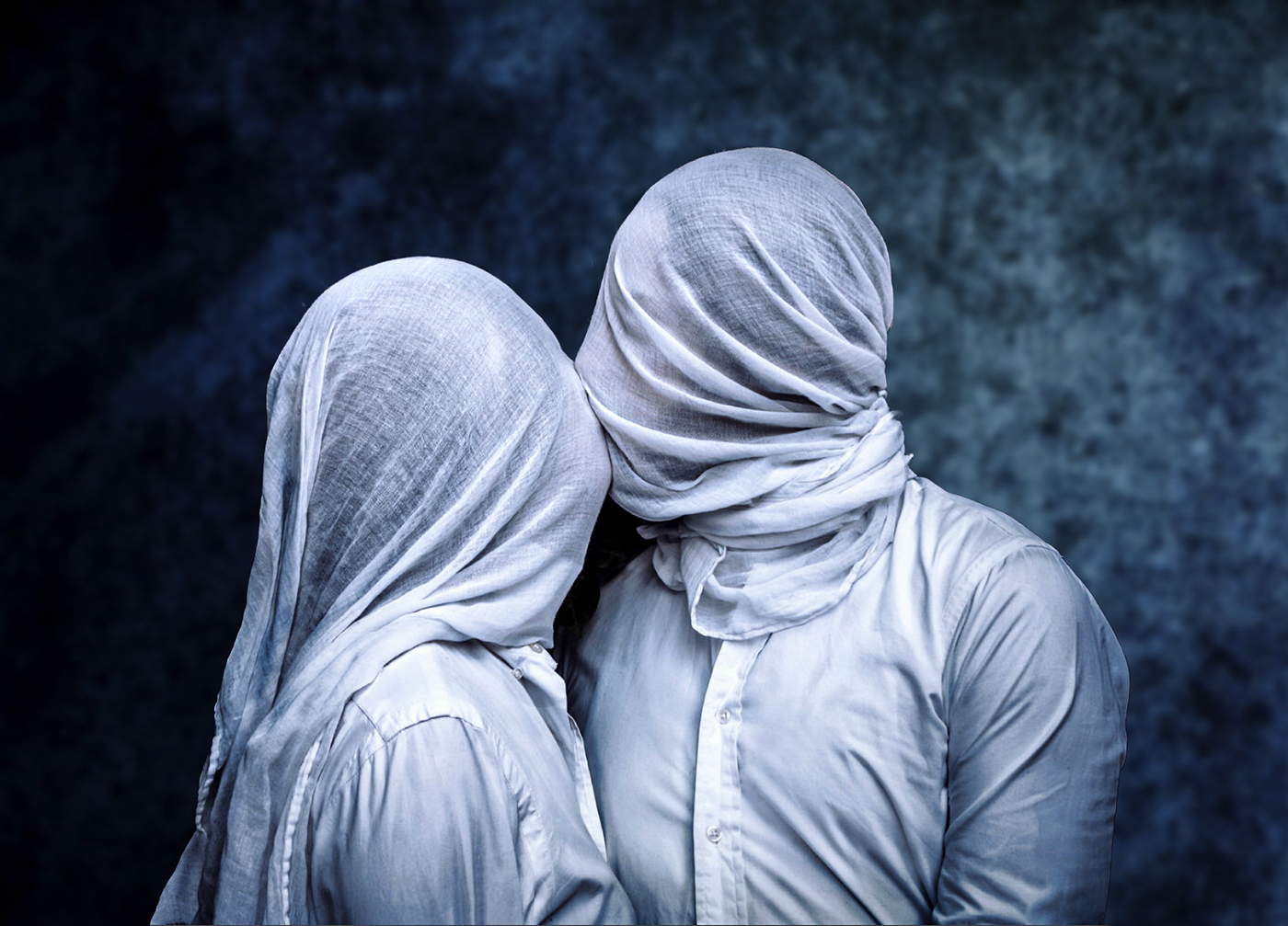 THE LOVERS III (2020) - INSPIRED BY RENÉ MAGRITTE