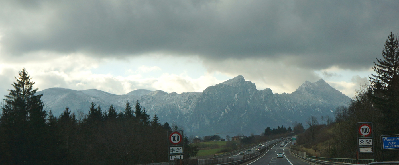 Straße zu den Bergen