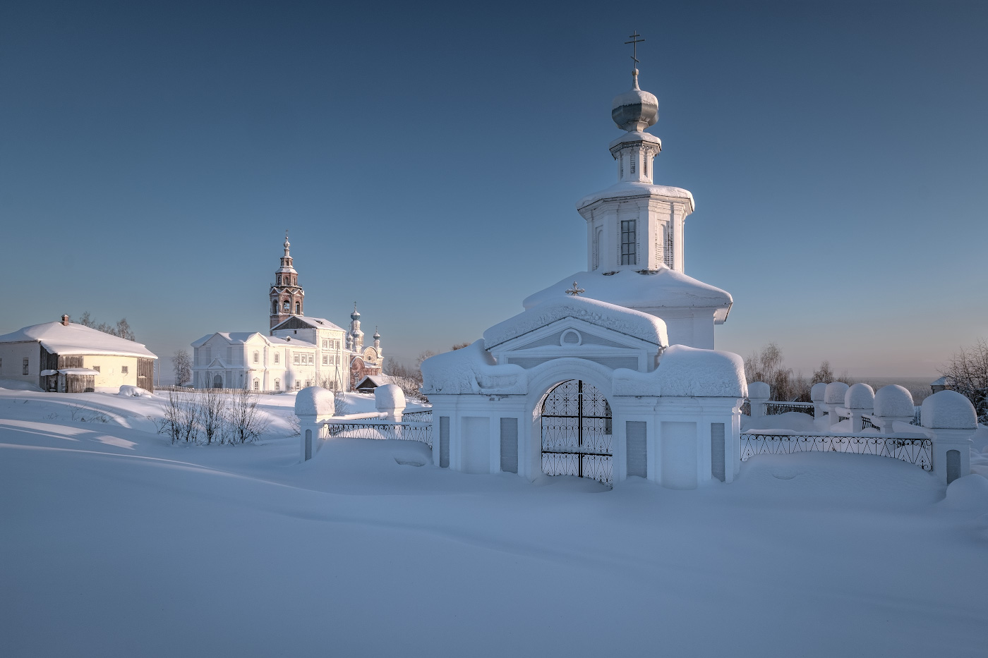 Unter dem blauen Himmel