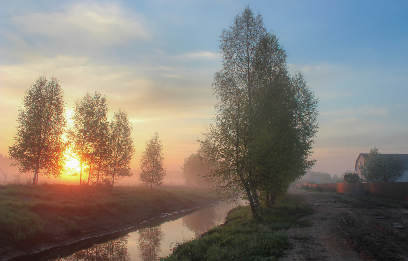 Sonnenaufgang im Dorf