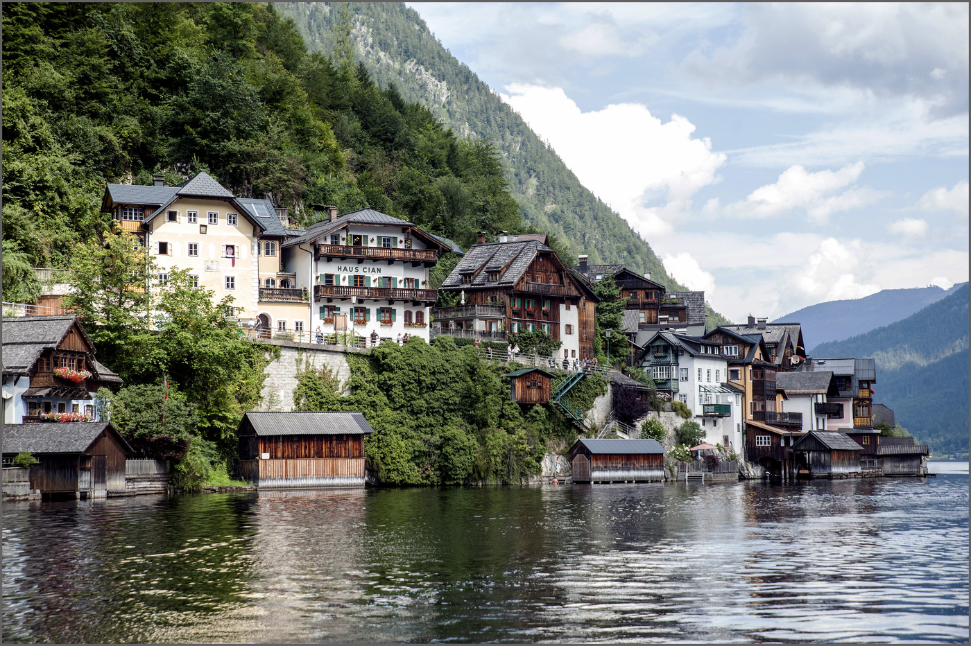 Walk to Hallstatt - Austria