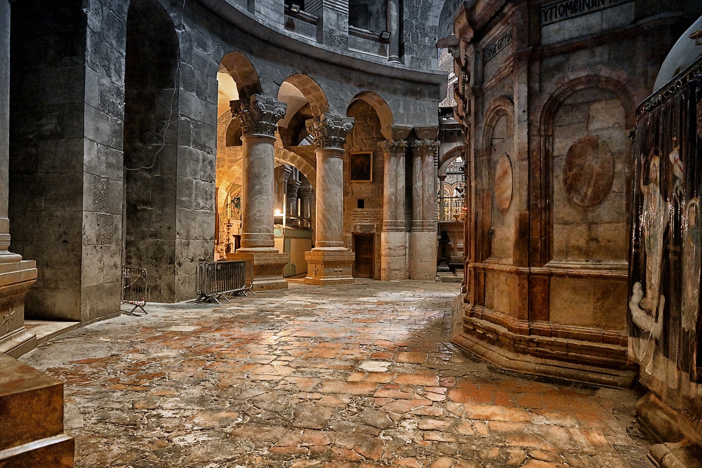 Im Tempel des Heiligen Grabes