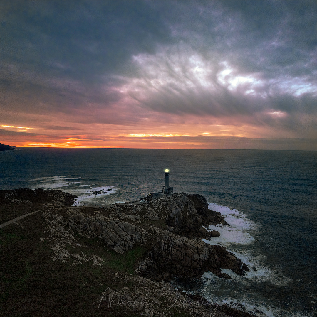 Faro de Punta Nariga