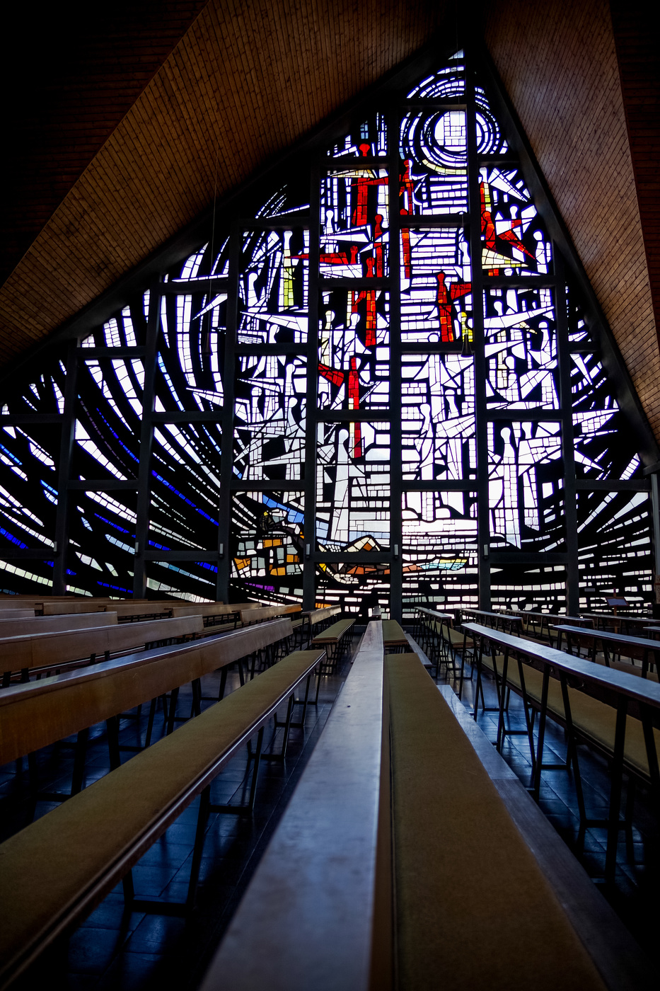 moderne Kirche von innen