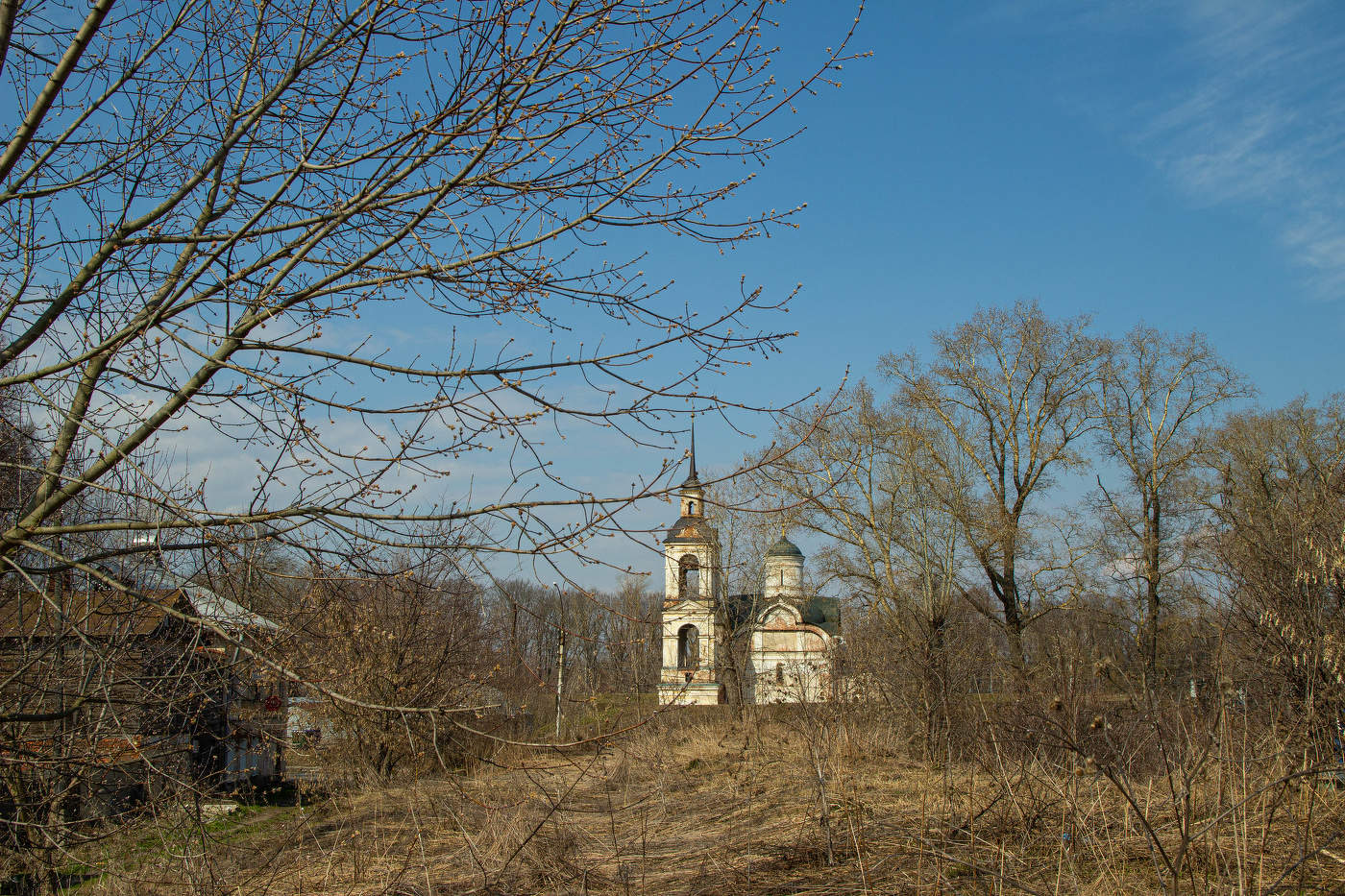 Unter dem blauen Himmel
