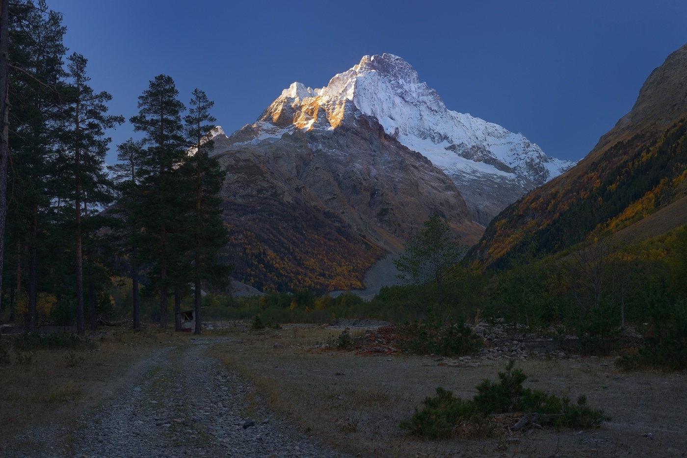 Morgendämmerung in den Bergen