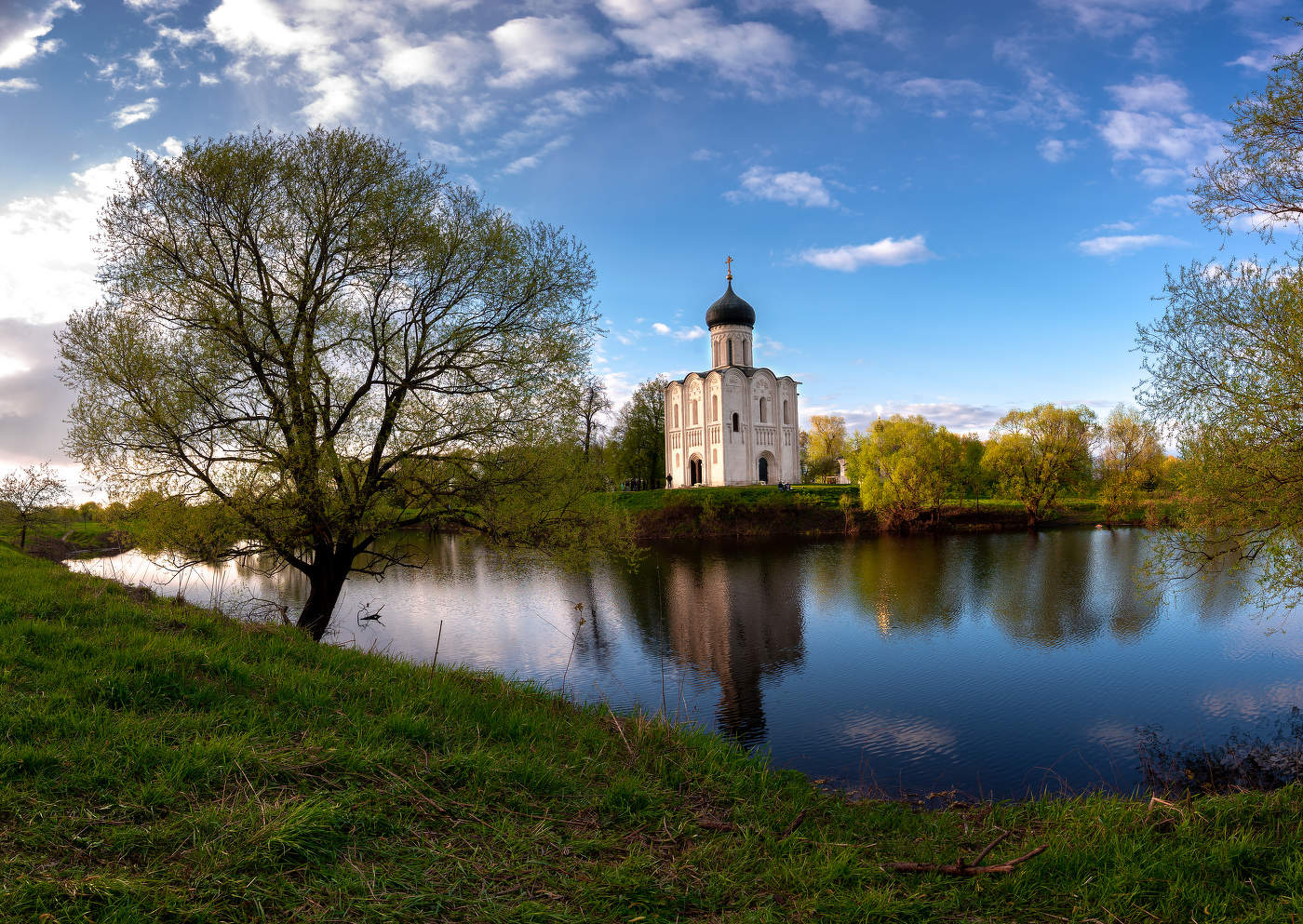 Kirche der Fürbitte auf dem Nerl.