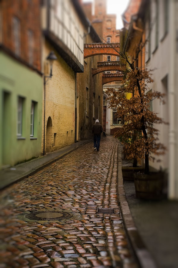 Regen. Walking langsam.