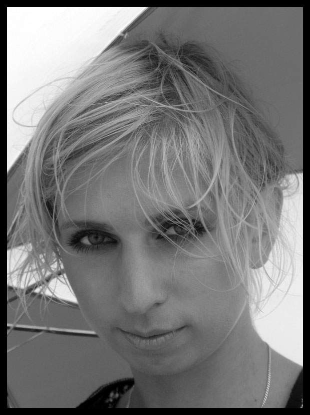 unter einem Regenschirm