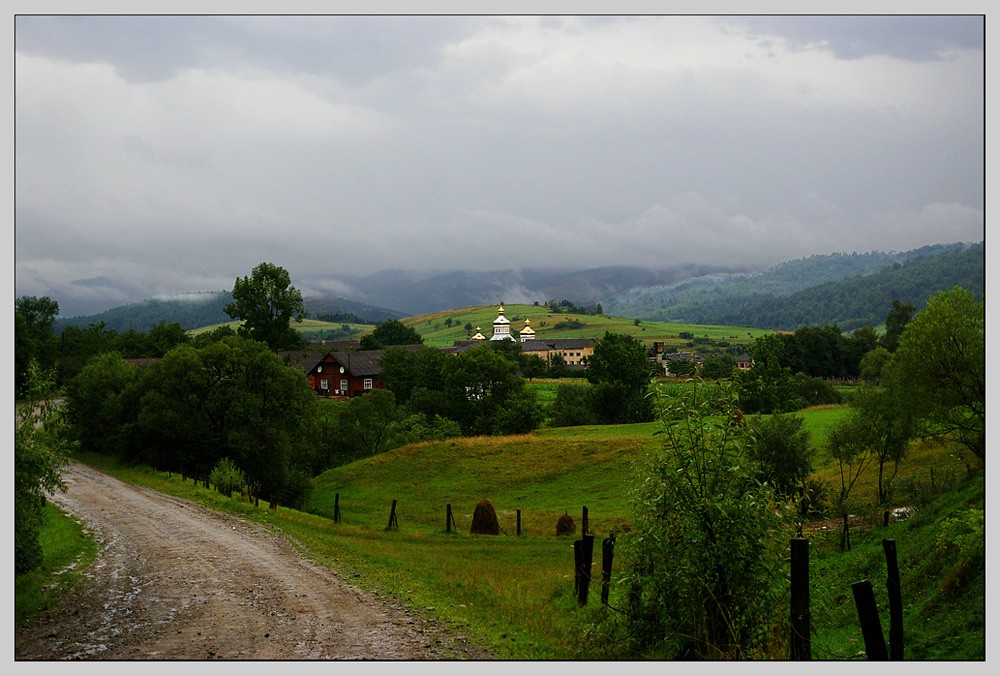 Unter den Hügeln und Bergen ...
