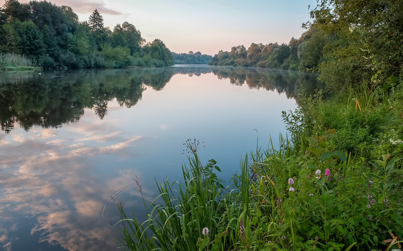 Morgen auf dem Fluss Pripjat