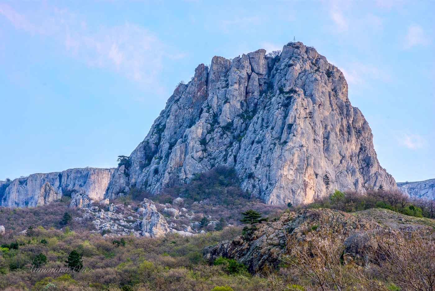 Pered voshodom solntsa.