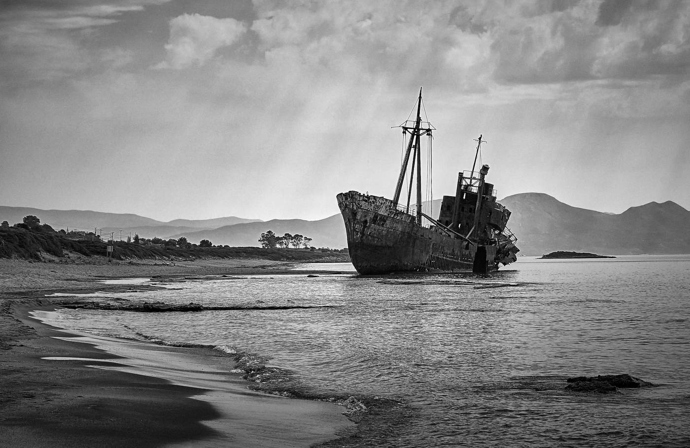 shipwreck black and white