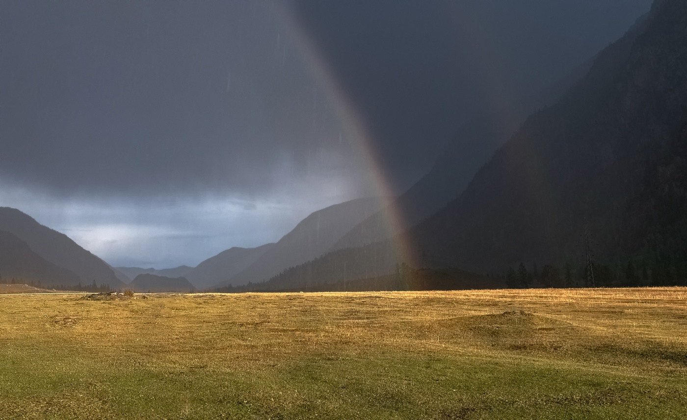 Rainbow in den Bergen