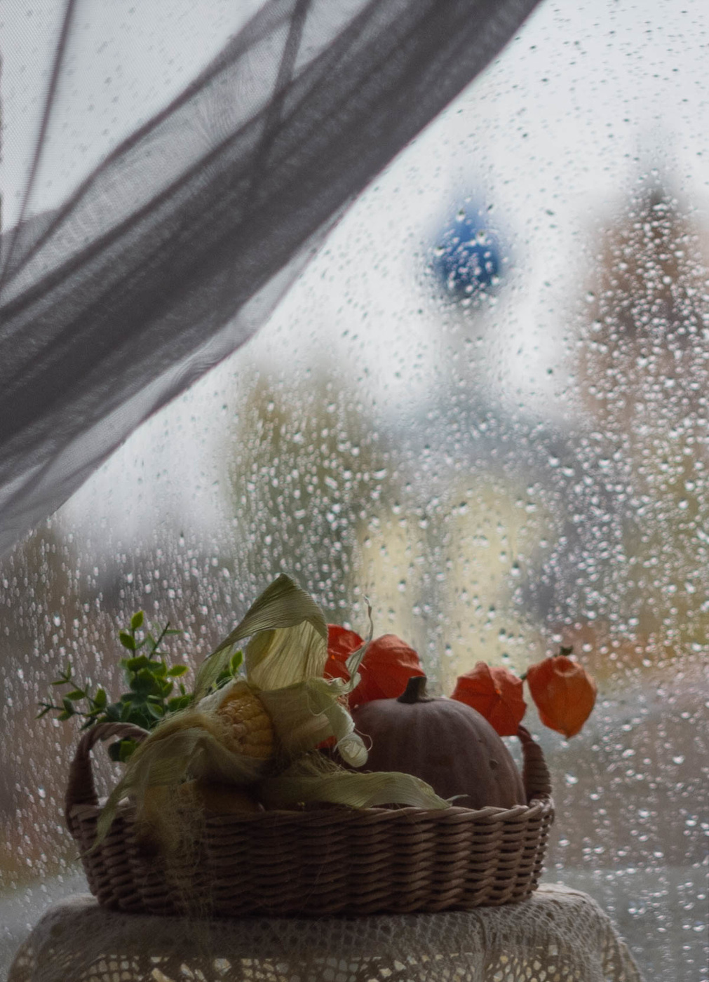 regen draußen vor dem Fenster