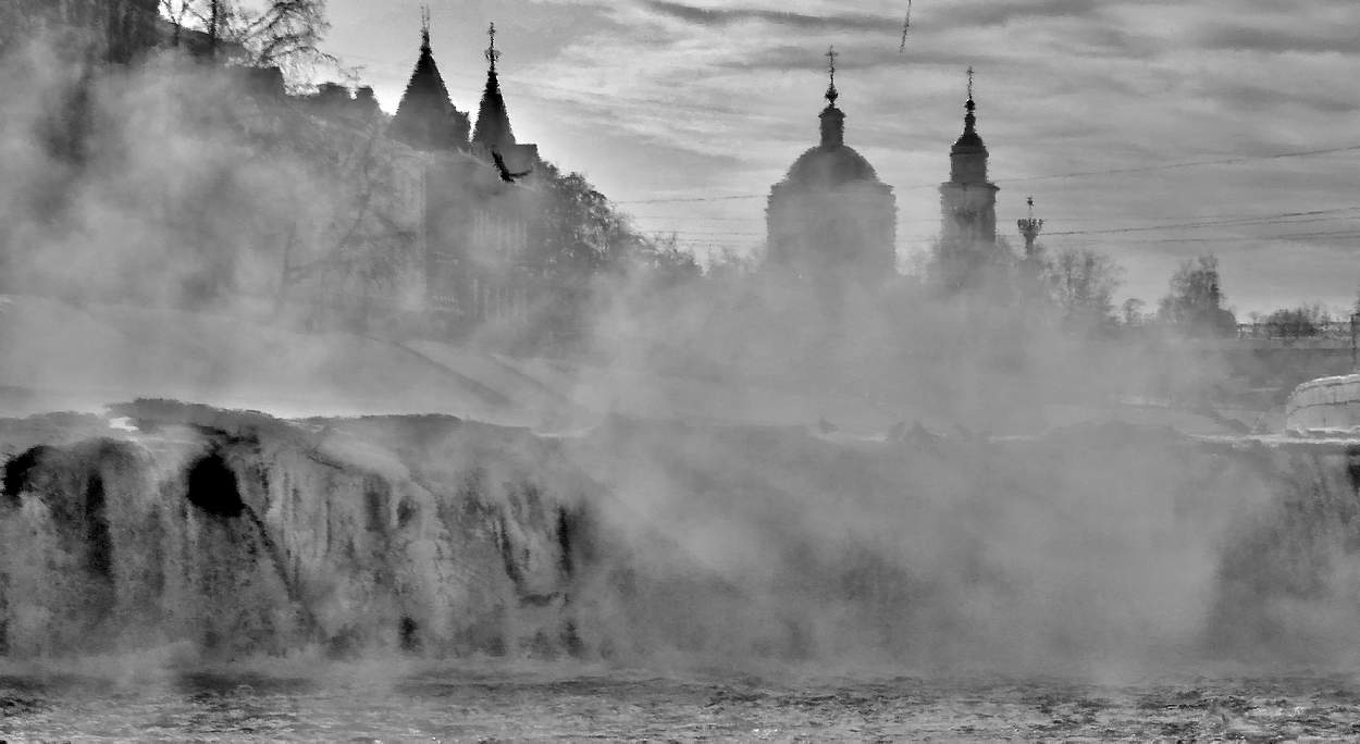 Durch einen Schleier aus Nebel