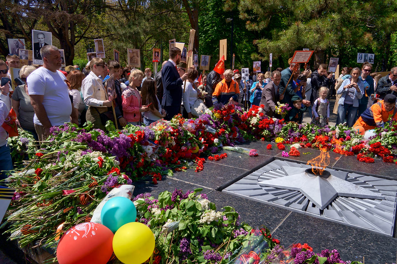 Glücklicher Tag des Sieges!