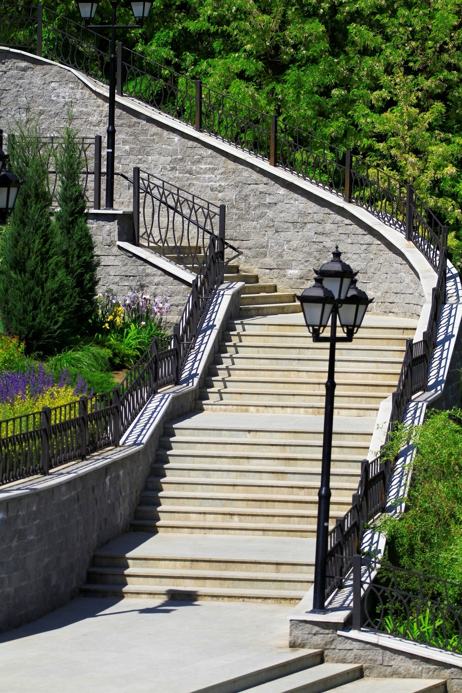 .......................