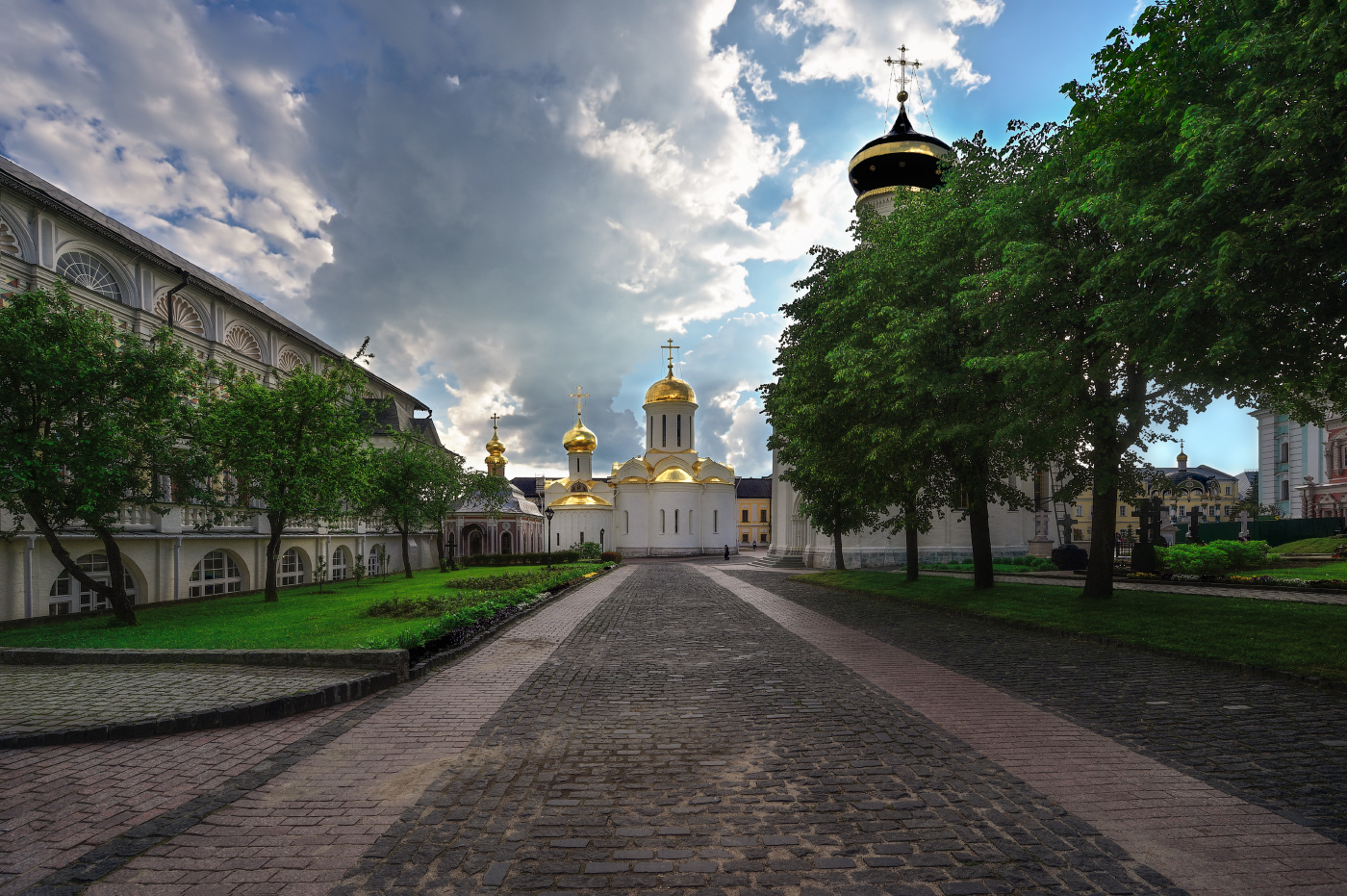 Gehen Sie in die Kirche