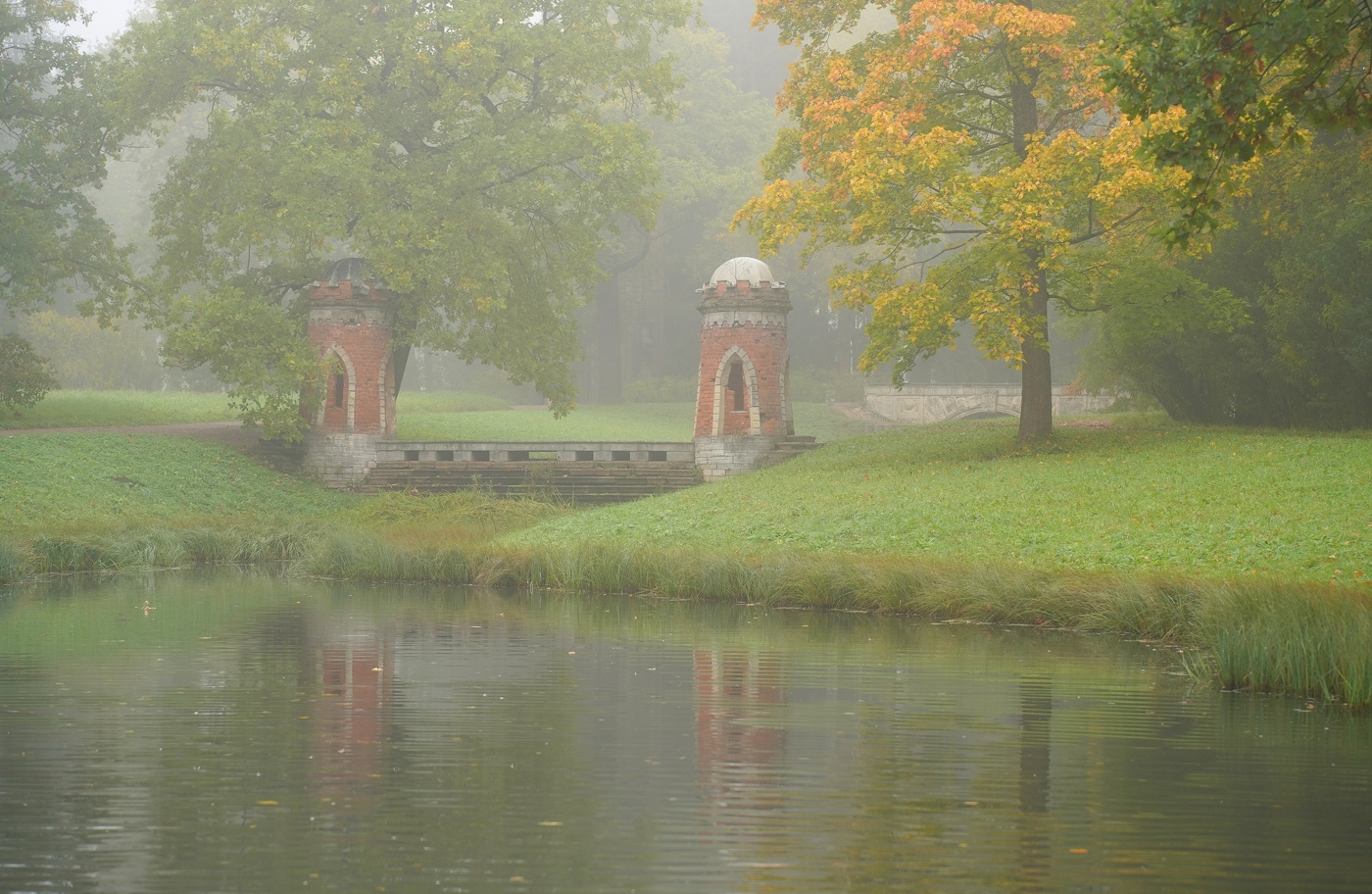 Sonnenaufgang über dem Fluss