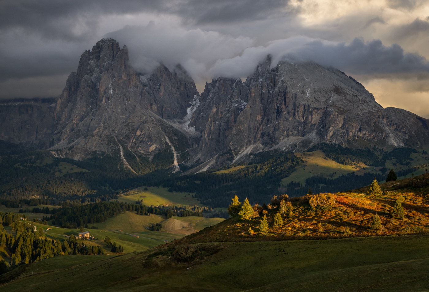 Sonnenuntergang in den Bergen