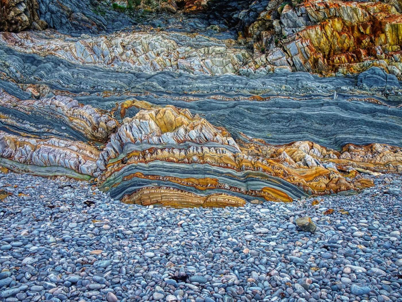 Cudillero - platja del Silencio (superposició d'estrats) - Astúries
