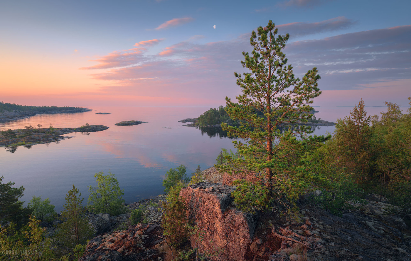 Sonnenaufgang auf dem Ladoga-See