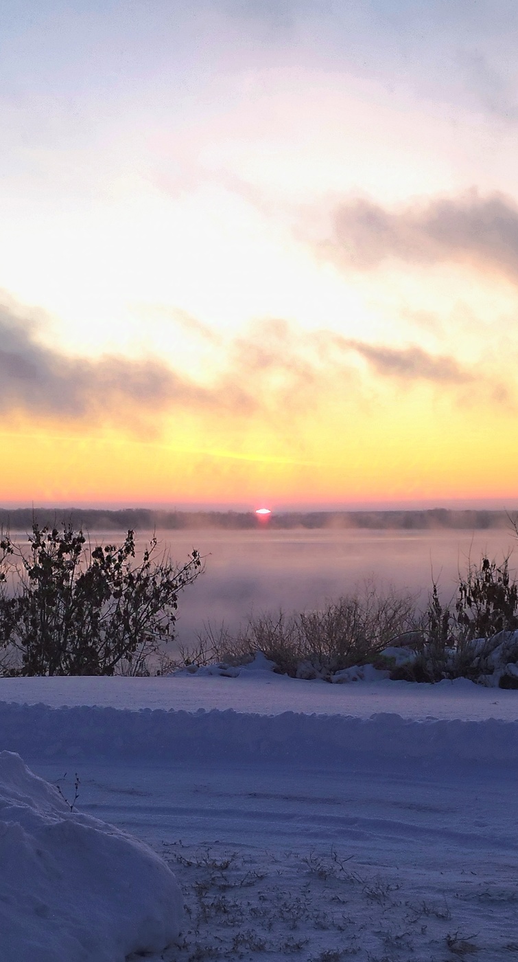 Dämmerung über den Fluss