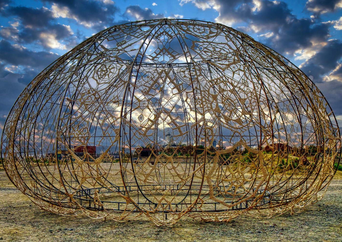 Sant Adrià de Besòs - Tres Torres (Expo Manifiesta) eriçó de mar - Barcelonès