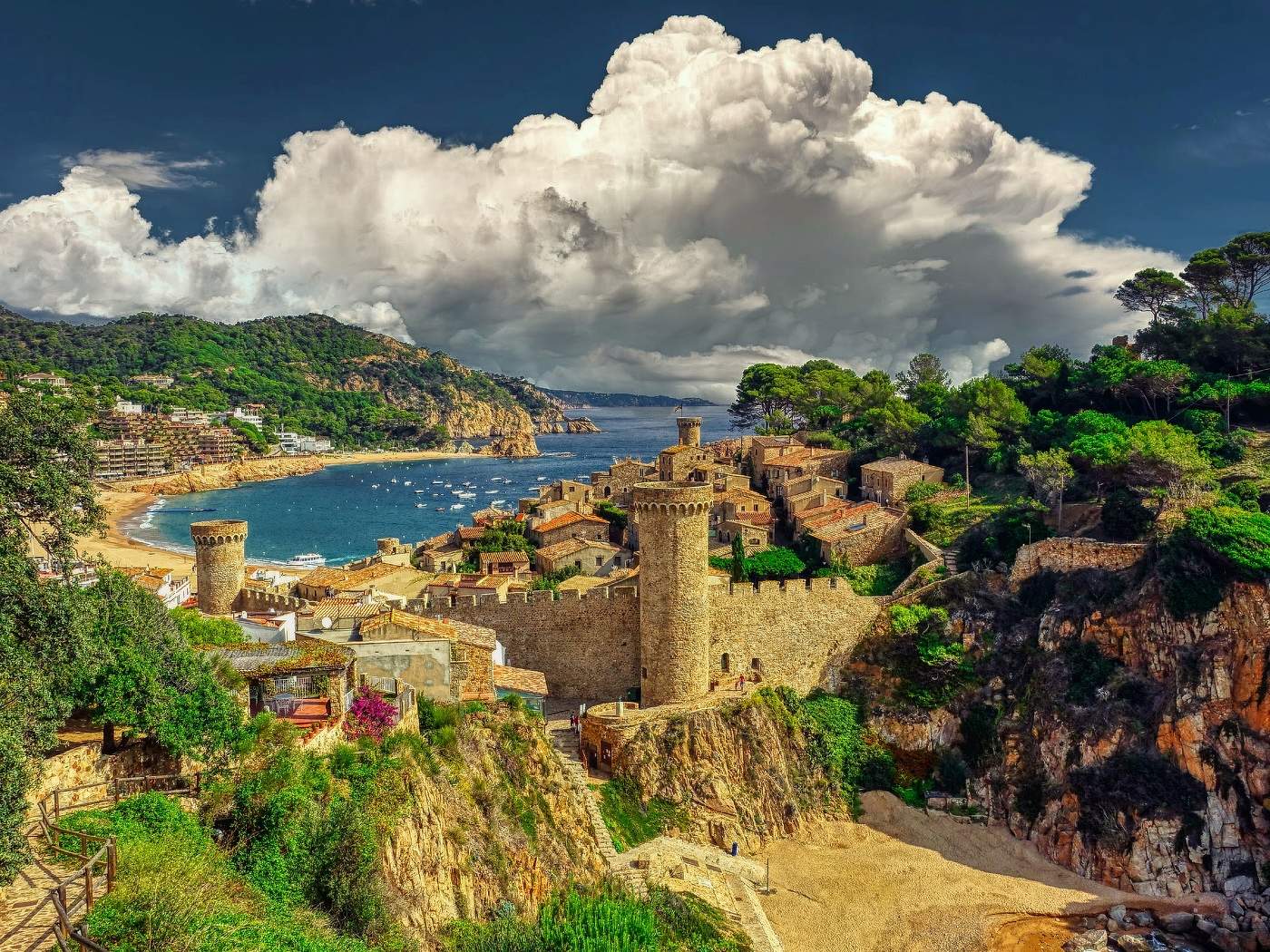 Tossa de Mar - Castell des de el camí de ronda - La Selva