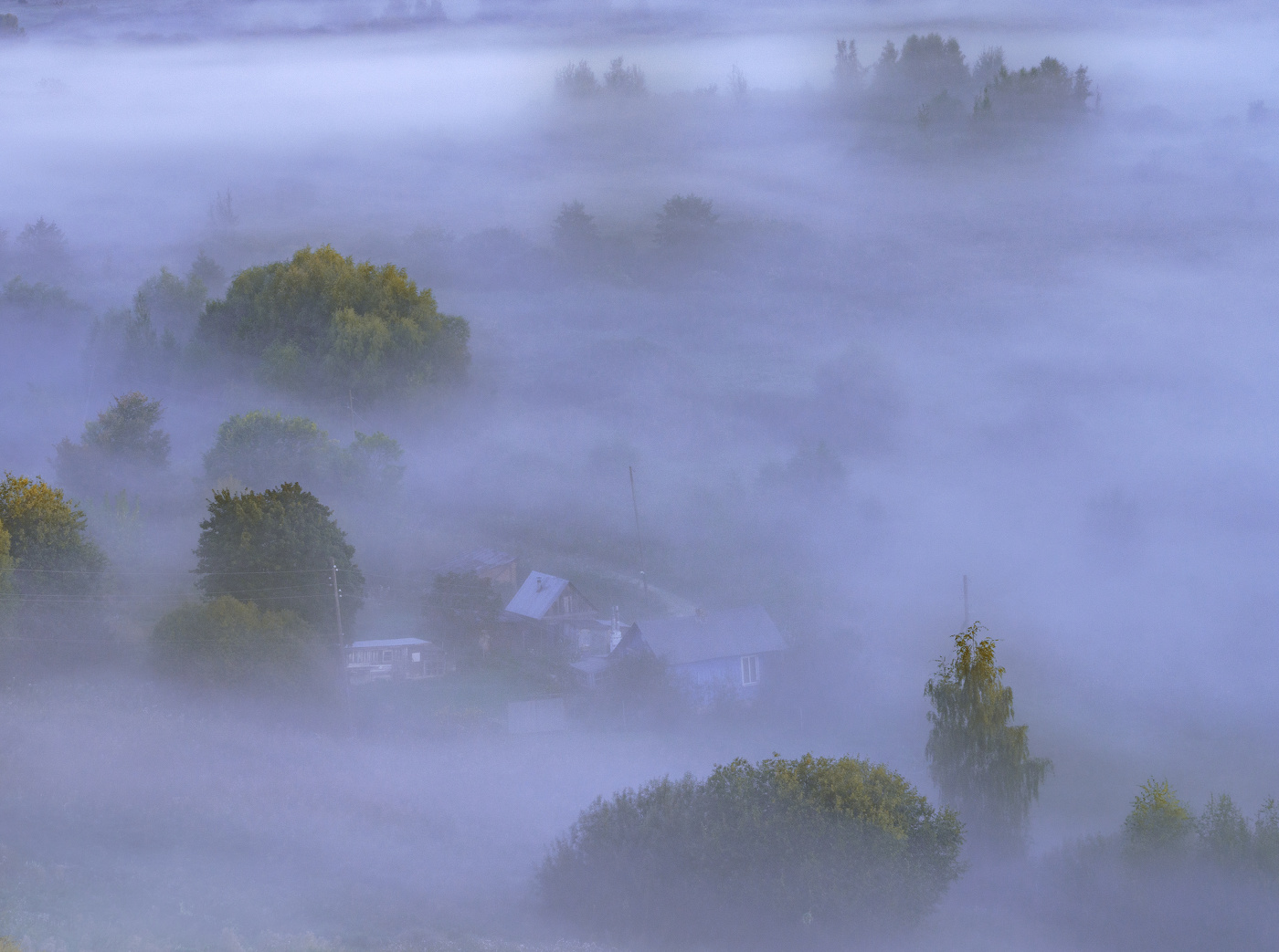 Cottage im Nebel