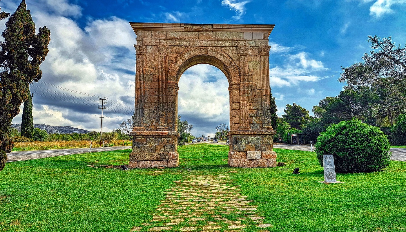 Roda de Berà - Arc de Berà (monument romà) - Tarragonès