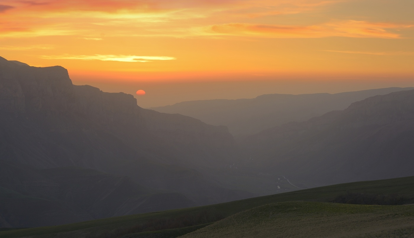 Morgendämmerung in den Bergen