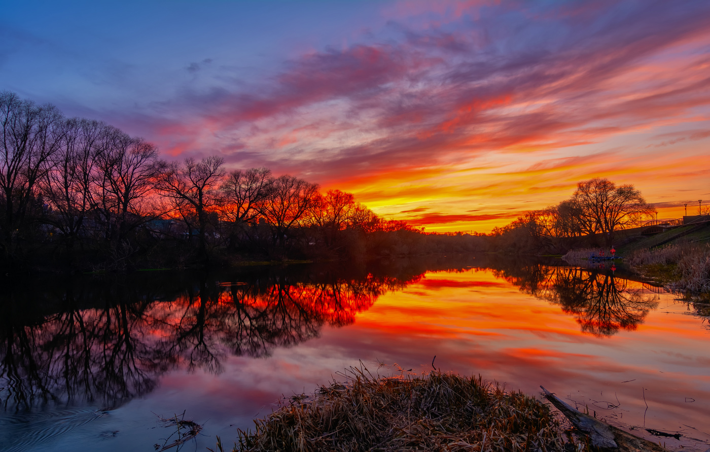 Ein feuriger Sonnenuntergang