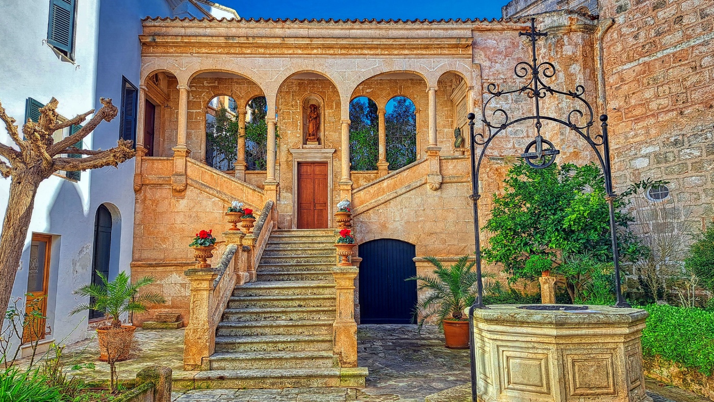 Ciutadella - Palau Episcopal (pati) - Menorca (Balears)