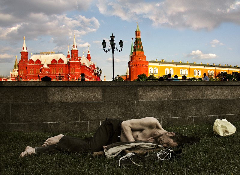 Unter dem blauen Himmel ist eine goldene Stadt ...